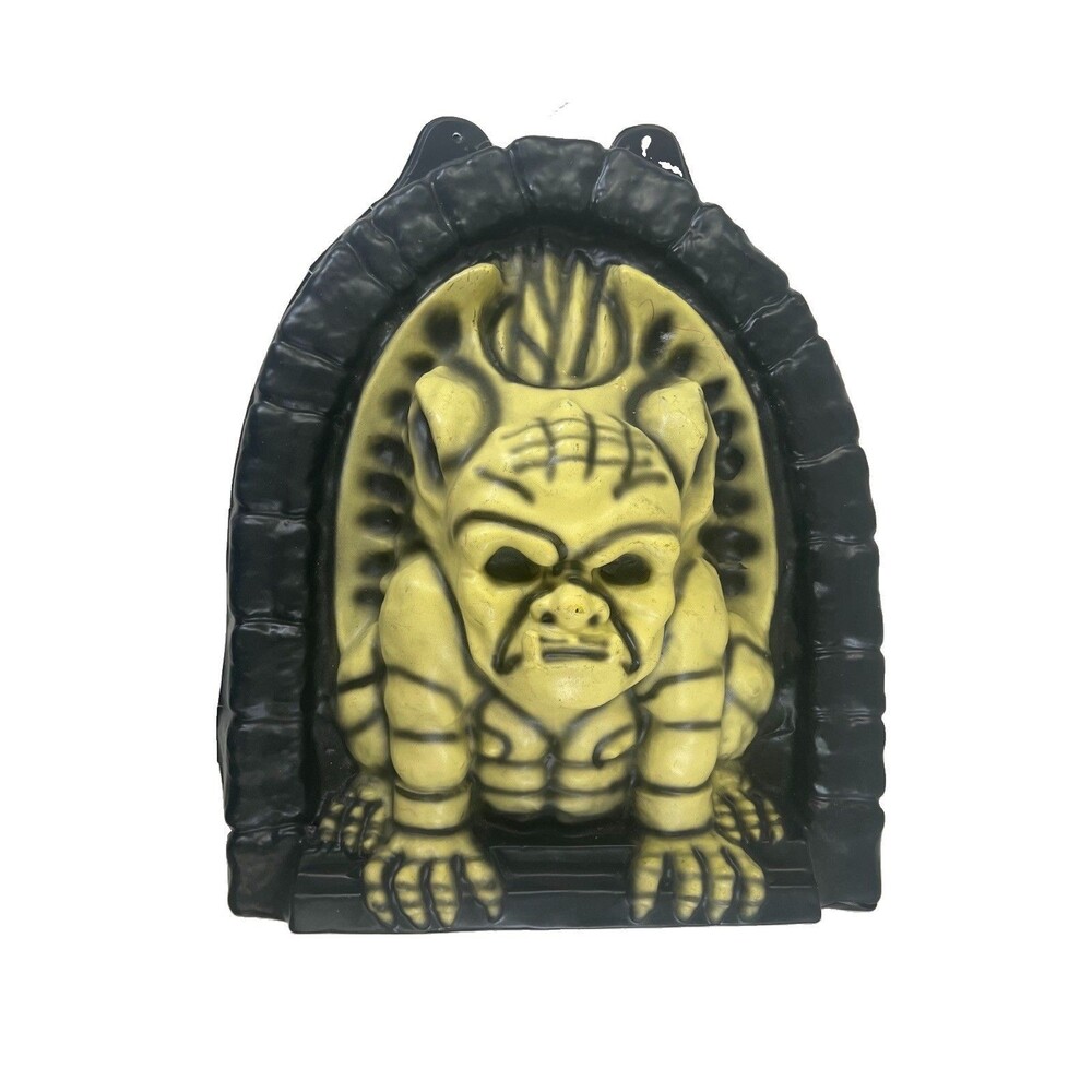 Fearsome Faces Gargoyle Glow-in the Dark Plastic 3-D Wall Door Plaque Vintage